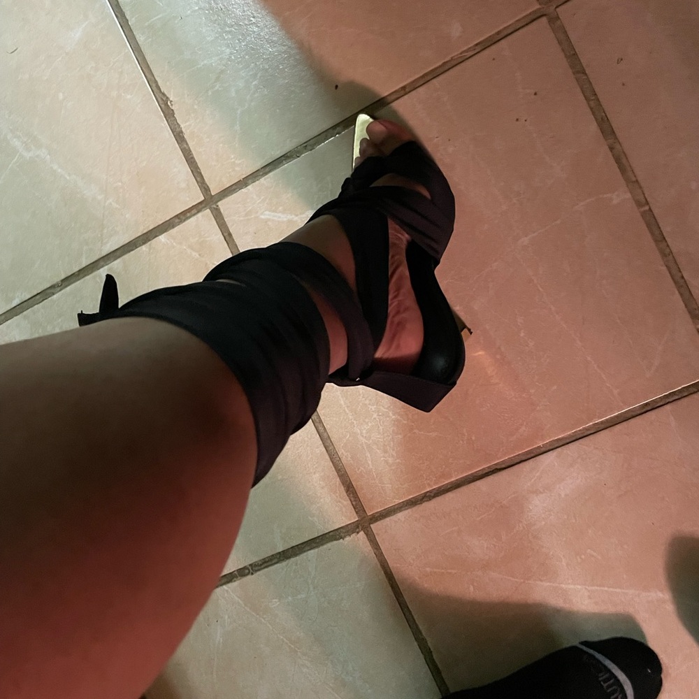 Black tie up leg heels size 8 Used